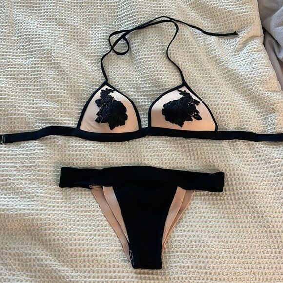 New bikini,different brands top and bottom,top is New Look,bottom is PLT - Picture 1 of 4